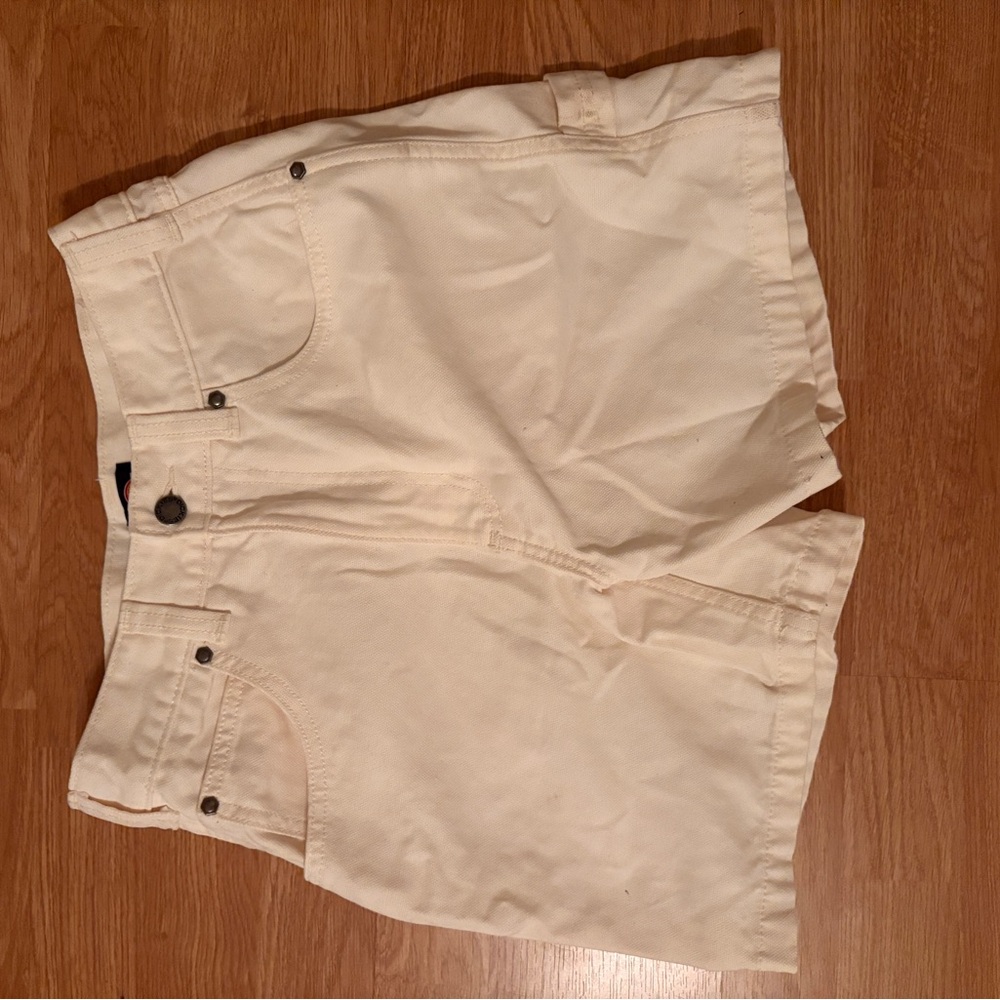 Dickies Cream Cargo Shorts Versatile Summer Style